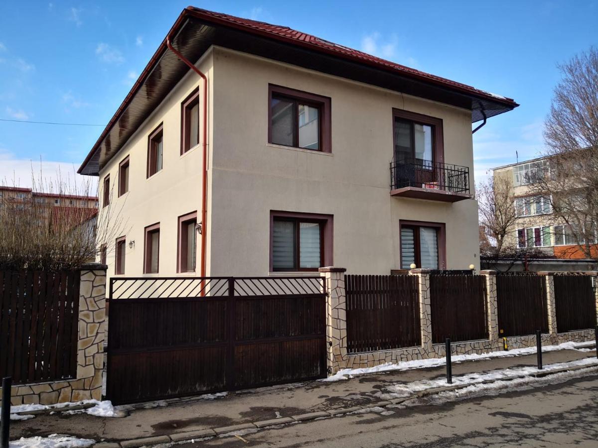 Apartament Aretta Braşov Exterior foto